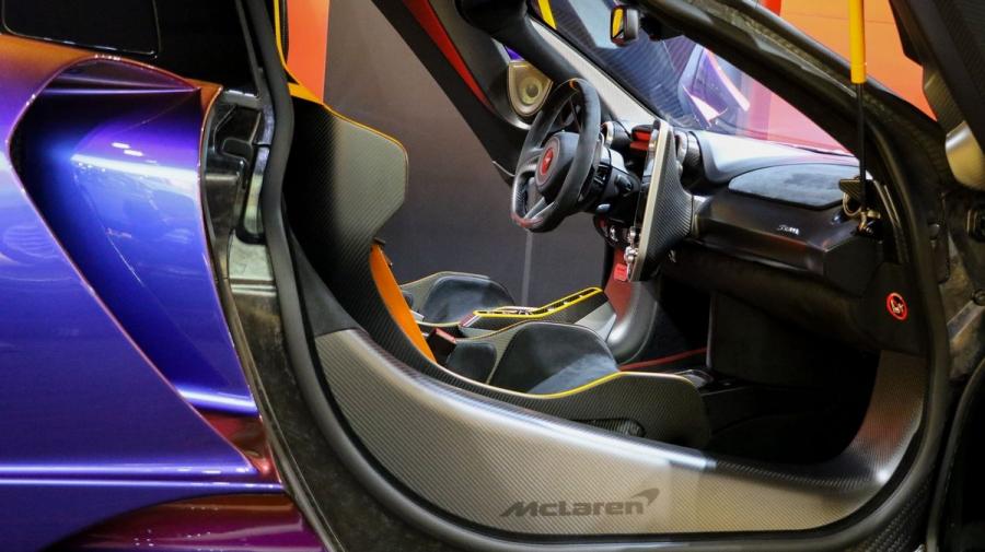 Интерьер McLaren MSO Senna (Cerberus Pearl) (1 of 500) 2019 года  (фото 20 из 60)